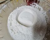 A picture of step 1 of Pizza pepperoni and chicken Nuggets.