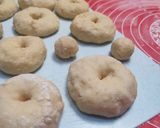 Foto langkah ke 2 dari resep Donat Maizena.