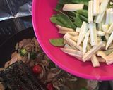 Foto langkah ke 6 dari resep Tumis daging jagung Muda bumbu kuning.