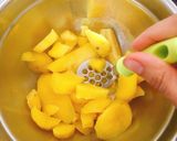 Hình bước làm 2 của món Tortillas khoai lang