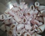 Foto langkah ke 1 dari resep Tumis Cumi Asin Cabe Merah.