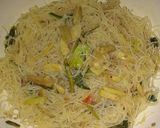 Foto langkah ke 10 dari resep Sohun / Bihun goreng bumbu kencur.