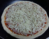 Foto del paso 7 de la receta: Pizza crujiente en sartén 🍕