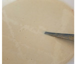 A picture of step 1 of Net crepe.