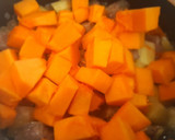 Foto del paso 4 de la receta: Estofado de ternera con patatas y calabaza