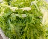 Hình bước làm 4 của món Món cho bé: Salad trộn thịt bò và Khoai tây chiên lắc phô mai