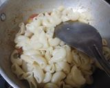 A picture of step 9 of Masala Macroni.