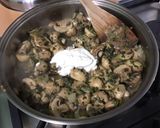 Une image de l'étape 12 de Champignons sautés à la crème, persil et gingembre.