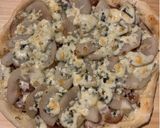A picture of step 5 of Pear, Gorgonzola and Red Onion Pizza.