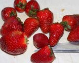 Foto del paso 1 de la receta: Bizcochuelo y frutas en frasco