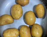 A picture of step 1 of Smashed potatoes.