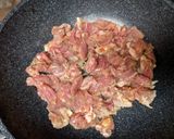 A picture of step 7 of Garlic Pork Salad/Rice Bowl.