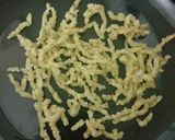 A picture of step 5 of Chatpate rice bhujiya mint flavour.