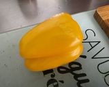Une image de l'étape 4 de Poulet à la tomate, poivron jaune et cebettes.