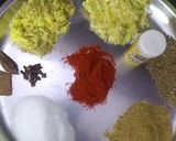 गाजर, शलगम का खट्टा मीठा अचार (gajar shalgam ka khatta meetha achar recipe in Hindi) रेसिपी चरण 3 फोटो