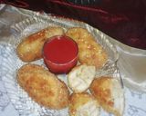 A picture of step 6 of Chicken Cheese Fried Bread Roll.