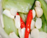 Hình bước làm 2 của món Dưa chua từ bạc hà