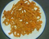 A picture of step 3 of Left over rice crispy stick.