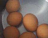 Une image de l'étape 1 de Oeuf mimosa.