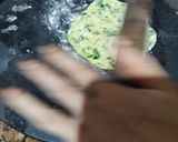 A picture of step 3 of Palak Paratha.