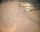Foto langkah ke 2 dari resep Strawberry Popsicle.
