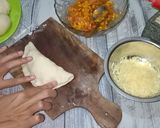 Foto langkah ke 5 dari resep Pizza goreng.