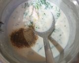 A picture of step 2 of Spinach sauce pasta.