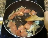รูปขั้นตอนการทำที่ 3 ของ อกไก่ผัดน้ำพริกเผา อร่อยไม่แพ้ผัดกะเพรา แต่เราไม่ค่อยได้นึกถึง