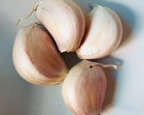 Hình bước làm 4 của món Gỏi cá trích cuốn bánh tráng