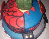 Foto del paso 5 de la receta: Torta Súper Héroes para mi ahijado💙