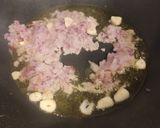 Foto del paso 1 de la receta: Merluza con coquinas en salsa verde