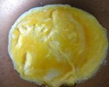 รูปขั้นตอนการทำที่ 2 ของ ข้าวไข่ข้นกุ้งผัดพริกขี้หนู