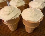 A picture of step 5 of Ice cream cone cupcakes.