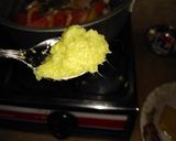 A picture of step 4 of Bhindi ki bhujya.
