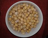 Foto del paso 2 de la receta: Filete de pescado seco con garbanzos y papas