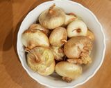 Foto del passaggio 1 della ricetta Cipolle borettane con tonno