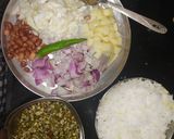 A picture of step 1 of Fried rice with sprouts.