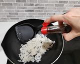 รูปขั้นตอนการทำที่ 3 ของ ข้าวไข่ผัดลูกชิ้นอกไก่