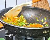 Foto langkah ke 3 dari resep Orak Arik Telur Buncis & Wortel.