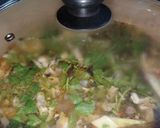 A picture of step 16 of Seafood Soup (Sopa Marinera).