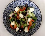 Greek salad রেসিপির ধাপ 3 ছবি