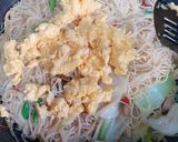 Foto langkah ke 6 dari resep 247. Tumis Bihun Pedas.