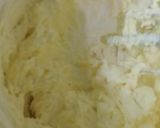 Foto langkah ke 2 dari resep Korean Garlic Cream Cheese Bread.