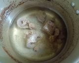 Hình bước làm 2 của món Canh kim chi thịt bò đơn giản