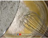 รูปขั้นตอนการทำที่ 6 ของ คัพเค้กสายรุ้ง สูตรทำง่ายๆ สำหรับมือใหม่