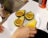 Hình bước làm 1 của món Bơ nướng trứng NCKD