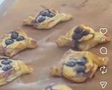 Foto langkah ke 5 dari resep Blueberry Cheese Pastry.