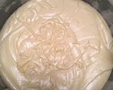 Foto langkah ke 3 dari resep Basic Cake with Strawberry Butter Cream.