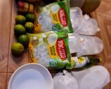 Foto langkah ke 1 dari resep Es Kuwut Kelapa Muda dan Melon.