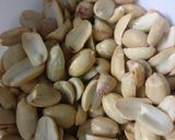 A picture of step 1 of Peanut chikki.